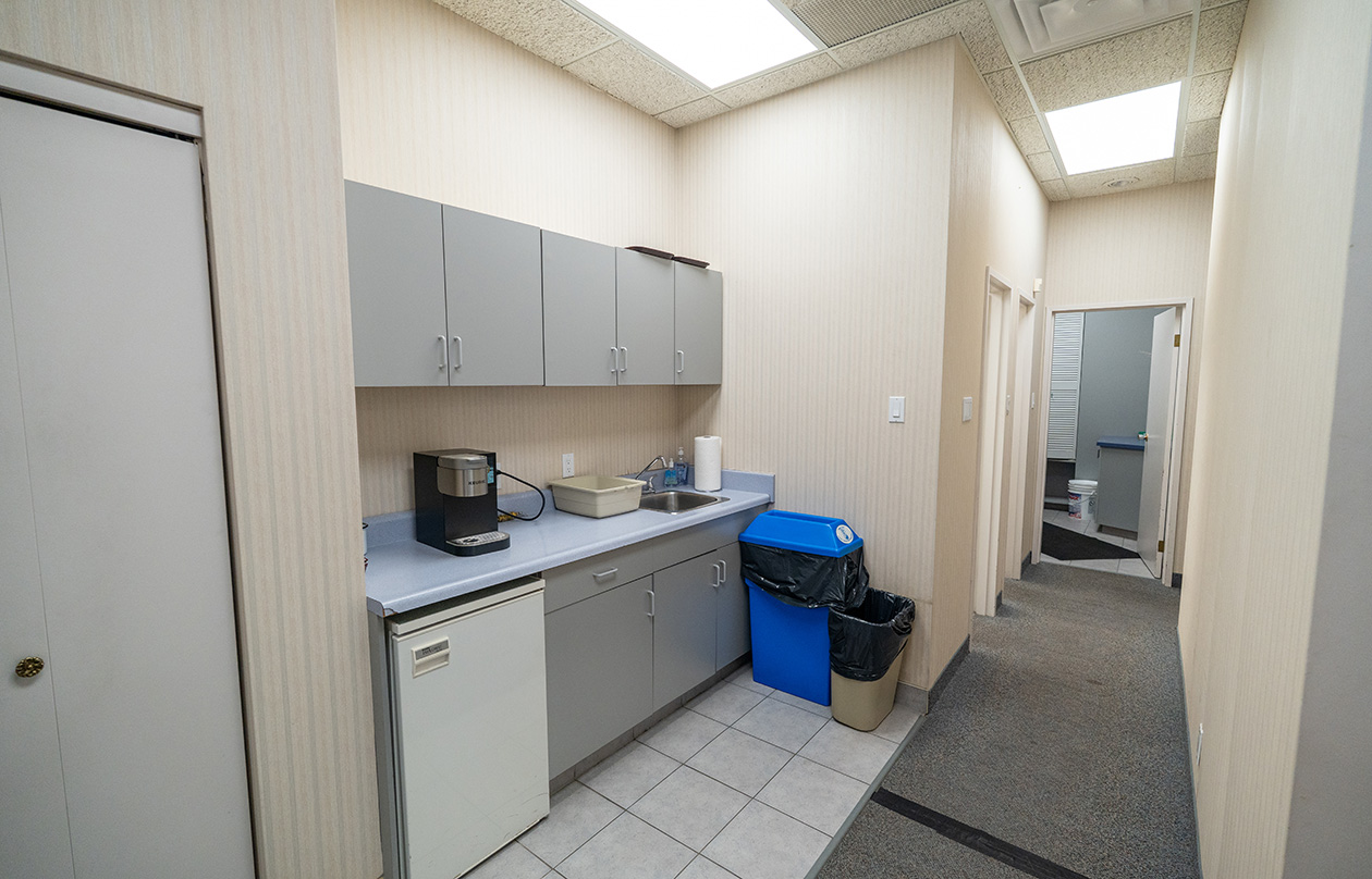 3317 Roblin 7