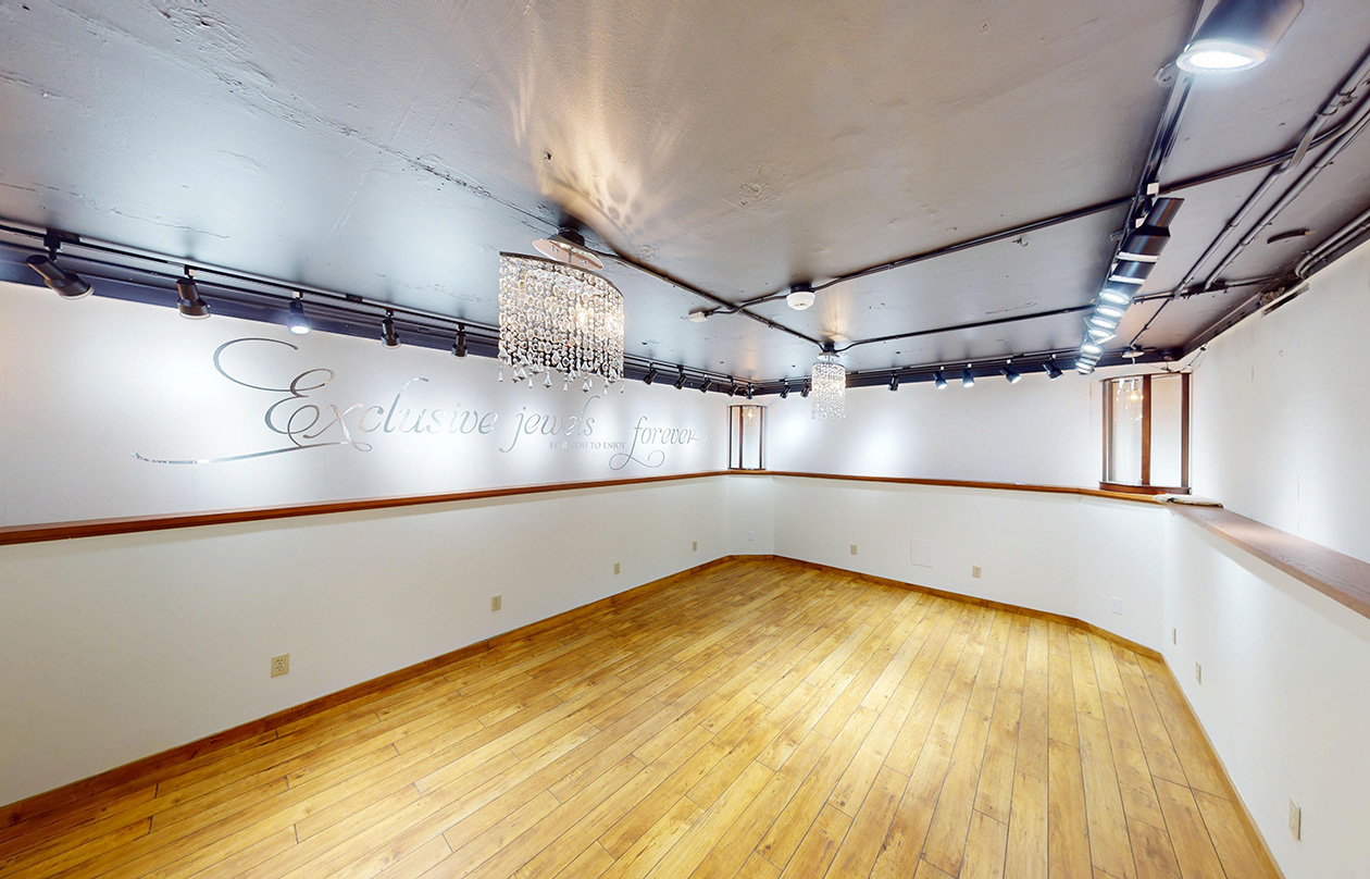 250 Portage 10