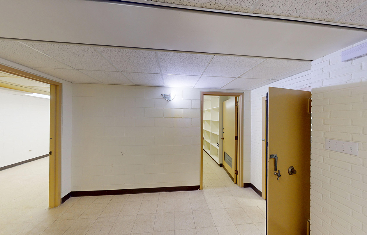250 Portage 13