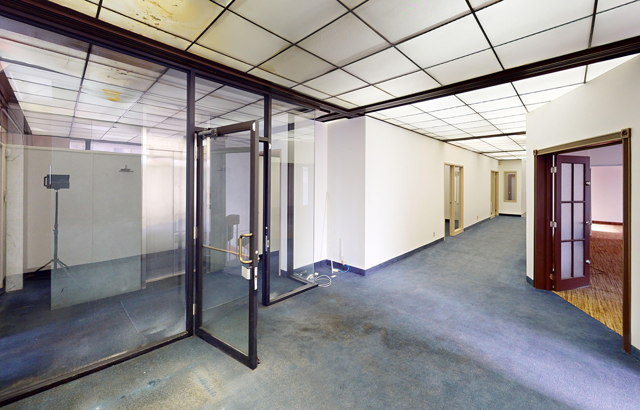 250 Portage 8