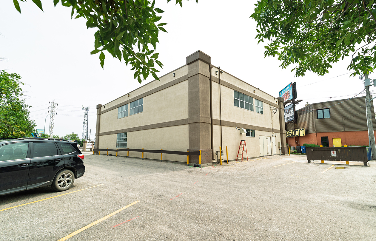 399 Pembina 5